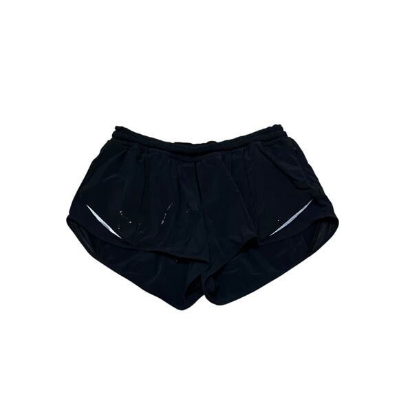 lululemon athletica Pants - Lululemon Hotty Hot Low-Rise Lined Short 2.5" SIZE 4